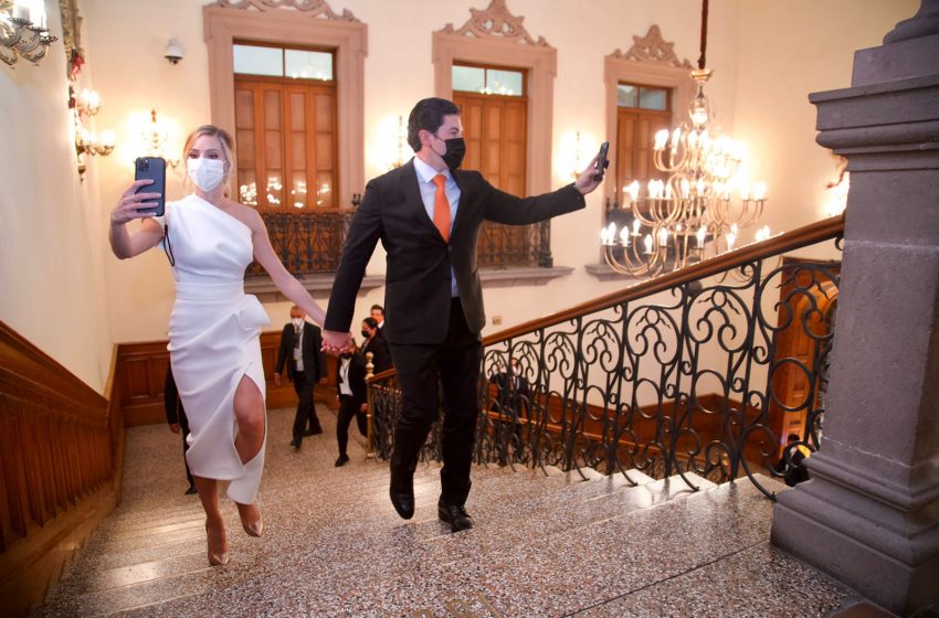  Samuel García y Mariana Rodríguez visitarán al Papa Francisco.