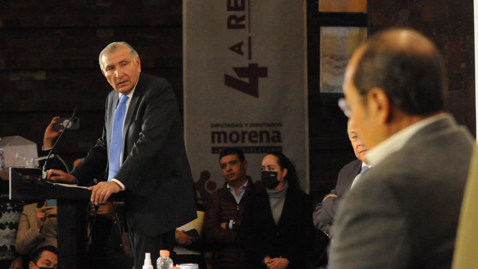 El secretario de Gobernación, Adán Augusto López durante la plenaria de Morena. 