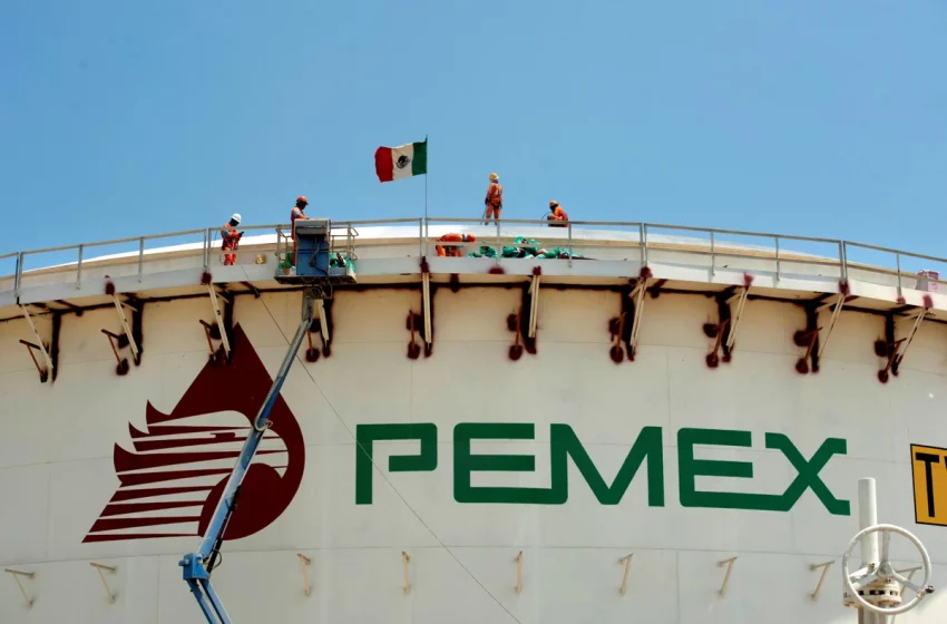  El mercado estima que el precio del crudo seguirá fuerte en 2023 y quita presión sobre Pemex