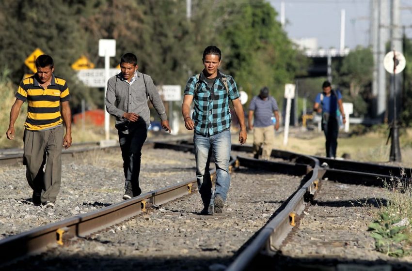  El rechazo de la sociedad a los migrantes está en niveles máximos en una década