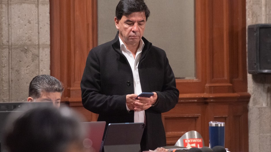 Jesús Ramírez promueve a Brugada para la sucesión en CDMX y choca contra Carmen Lira que insiste con Rosa Icela