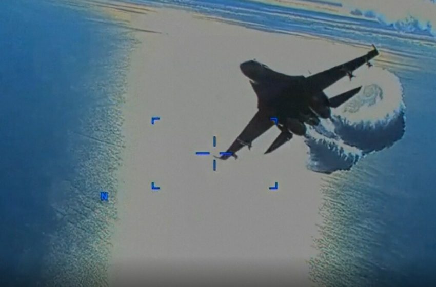  En EE.UU. muestran el momento del choque entre su dron Reaper y un avión militar ruso atravez de un video