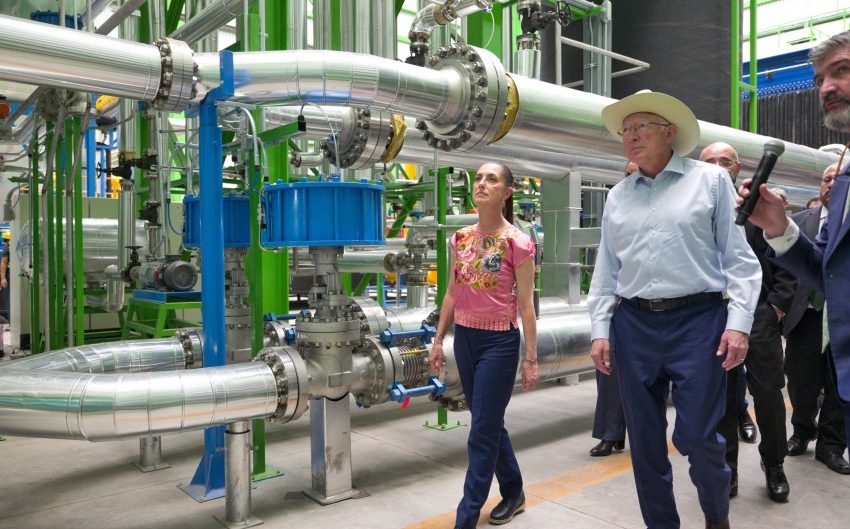  Ken Salazar dice que nunca hubo pausa en la relación bilateral