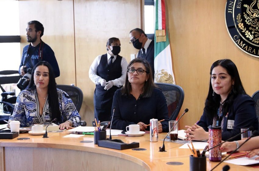  “La Pijamada Legislativa” en Pro de la Mujer en San Lázaro