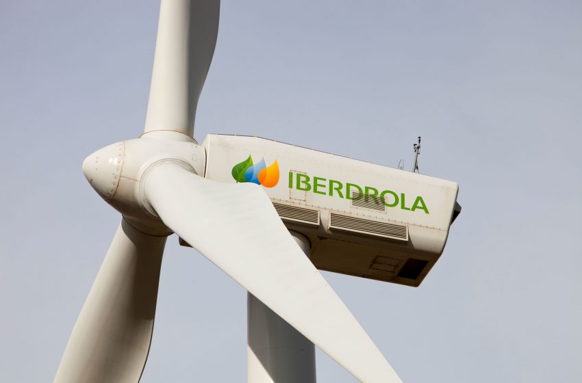 En Palacio sondean a Black Rock para fondear la compra de las 13 plantas de Iberdrola