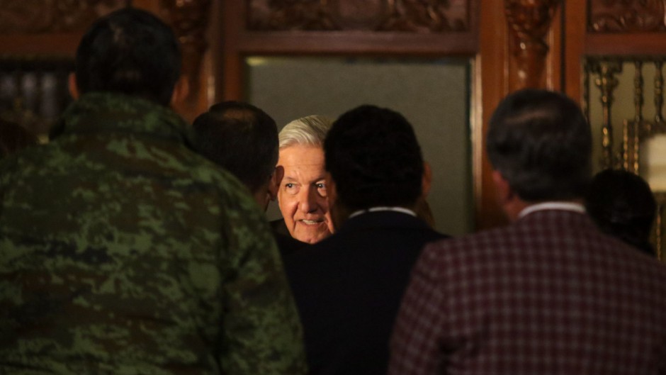 López Obrador muy molesto con Larrea: lo acusa de incumplir pacto por Banamex y Grupo México busca apoyo de Piña