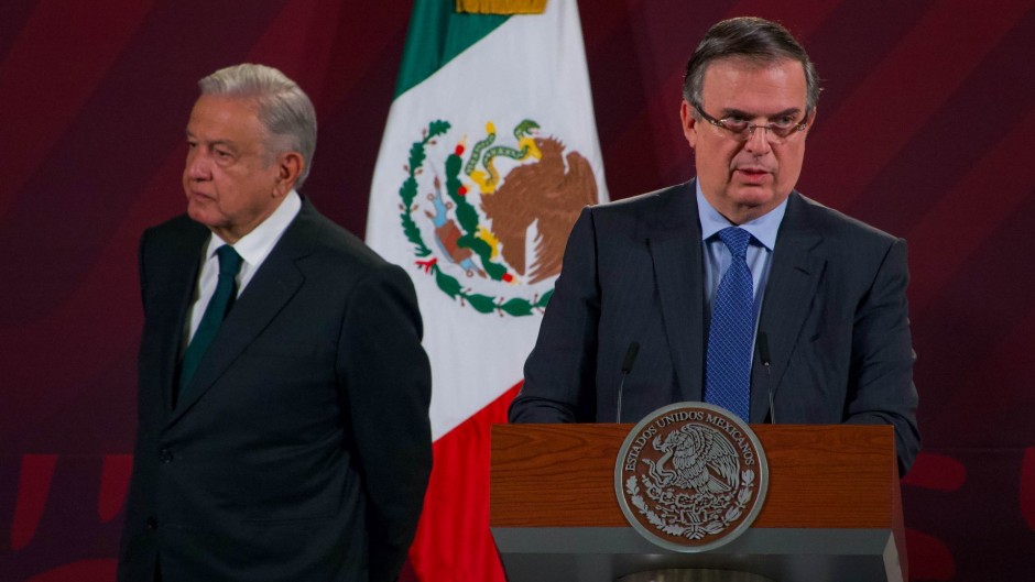 AMLO y Marcelo Ebrard durante una conferencia mañanera.