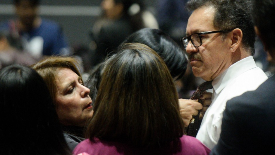 Ignacio Mier y diputadas de Morena durante una sesión legislativa. 