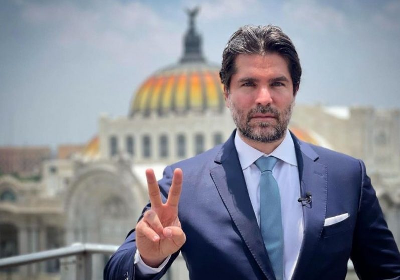 Verástegui arremete contra Sheinbaum y cuestiona su permanencia en el cargo