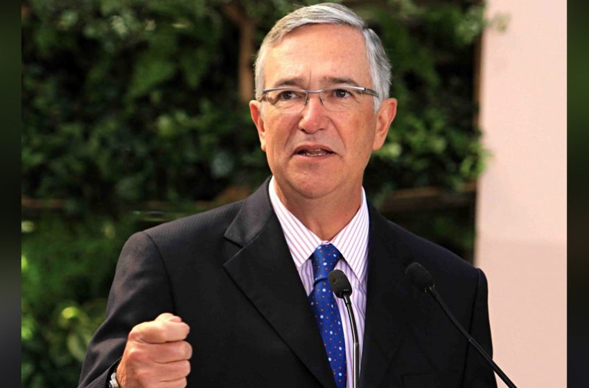 Salinas Pliego apuesta a la campaña de Verástegui y ya habla de una “dictadura comunista” en México