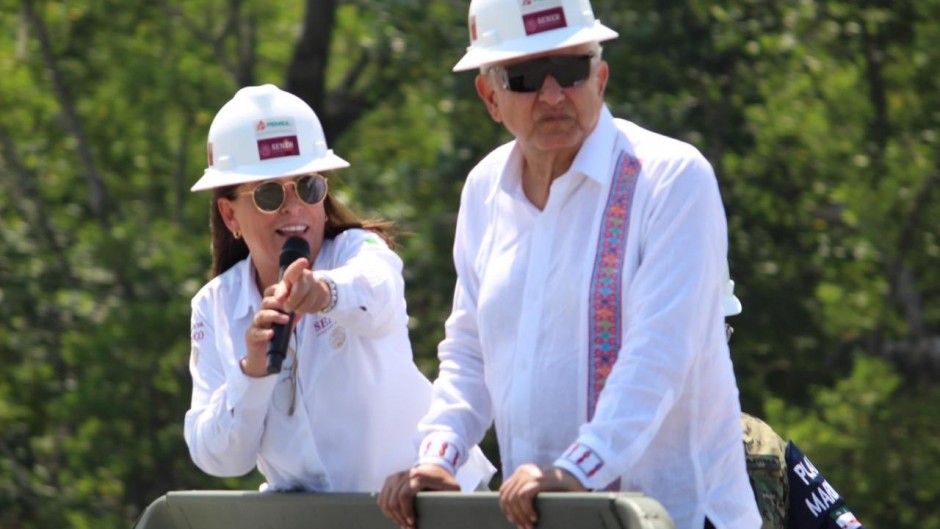 Andrés Manuel López Obrador y Rocío Nahle.