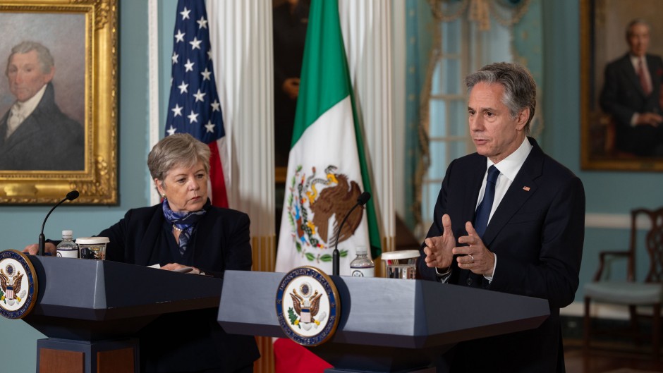 Bárcena cede ante la presión de Blinken y reconoce que el fentanilo se produce en México