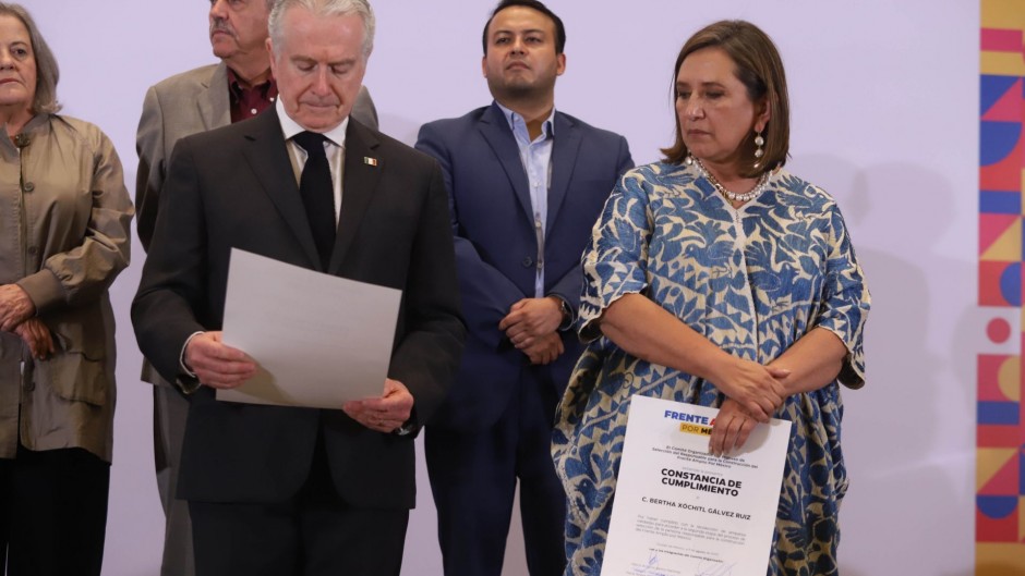Santiago Creel y Xóchitl Gálvez en el registro del Frente Amplio por México.