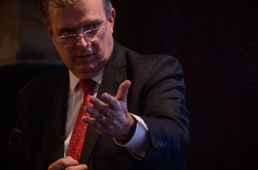  4TEbrard pierde a otro hombre de su mesa chica y arranca el operativo “Me verás volver”