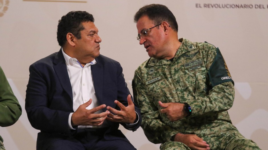 Javier May y el general Oscar Lozano Águila