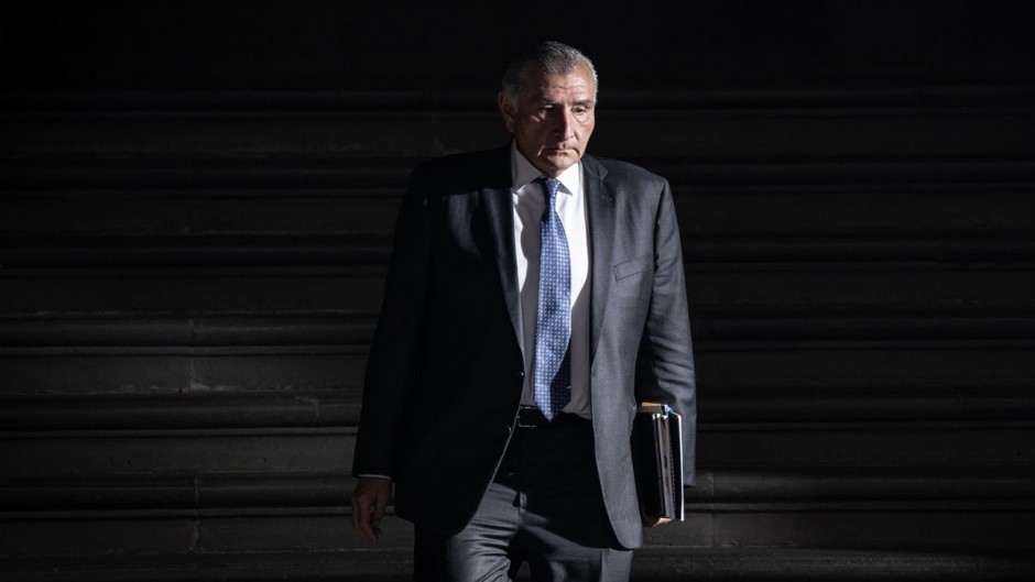 Las claves del desplome de Adán Augusto: pleitos internos y conflicto con Televisa
