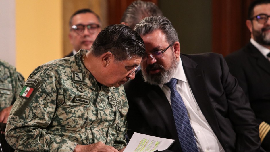 Jorge Nuño y Luis Cresencio Sandoval.