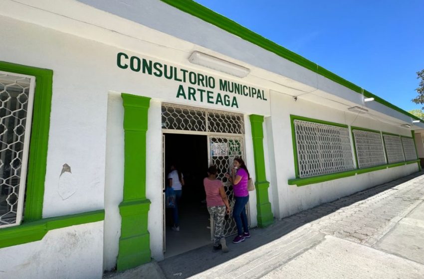  Fortalece Arteaga plantilla de especialistas para consultorios médicos