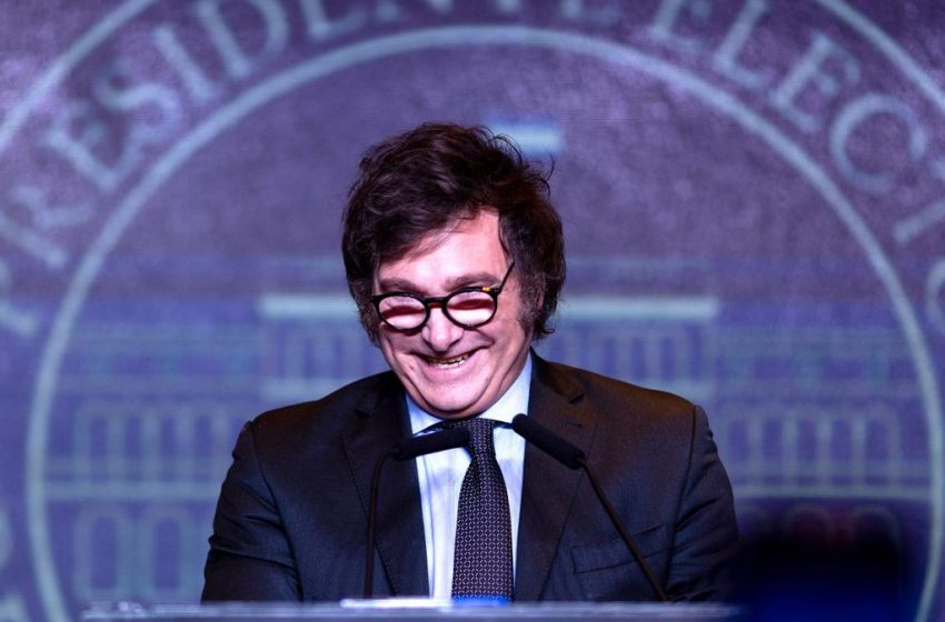  La candidata presidencial del Frente Amplio Xóchitl Gálvez felicitó efusivamente a Javier Milei quien hoy domingo se alzó con el triunfo en las elecciones presidenciales de Argentina.