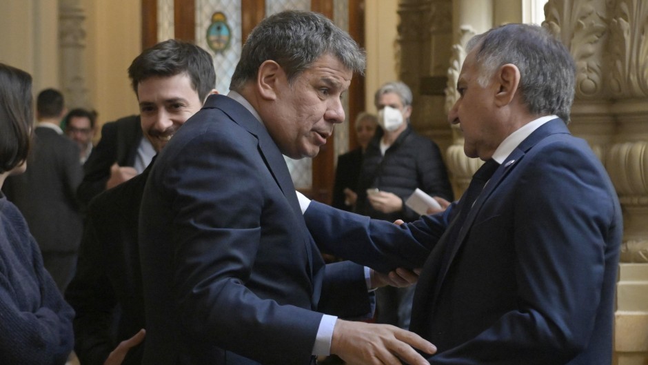 Fractura radical: Manes y De Loredo se adjudican la presidencia del bloque y denuncian una "votadora trucha"