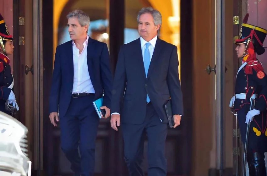 Caputo ahora analiza un impuestazo: suba de ganancias y retenciones del 15% a las exportaciones