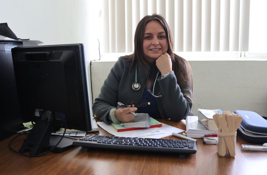 Fortalece Arteaga plantilla de especialistas para consultorios médicos y amplía horarios de consulta