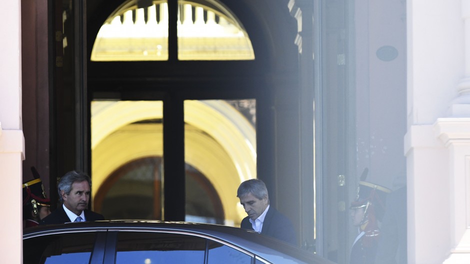 Caputo se reúne con el CEO del BTG Pactual para tratar de venderle el Banco Nación