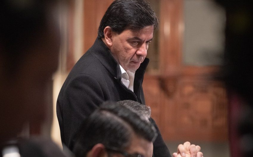 El vocero de AMLO organizó el “MeLate de Los Puros” para repartir fueros con las pluris