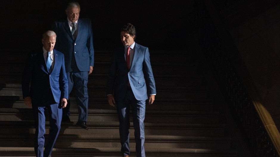AMLO amenaza con ausentarse de la cumbre con Biden y Trudeau: "Si no hay trato respetuoso, no participo"