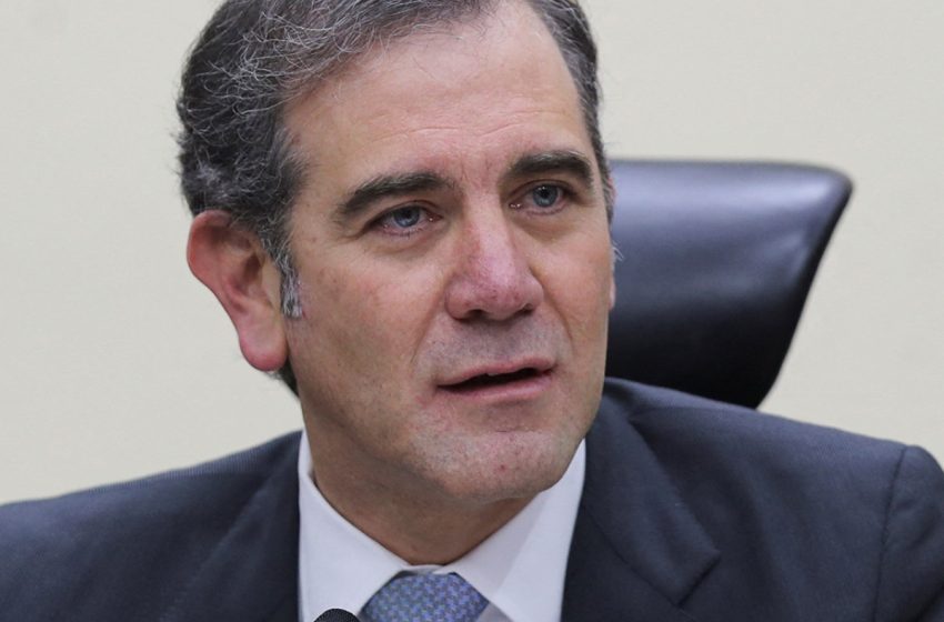 Córdova duro con AMLO: “Va a destruir la escalera que le dio la Presidencia para que nadie más pueda transitarla”