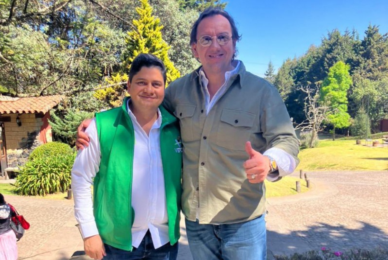 Luis Alberto Carballo y Arturo Montiel hijo.