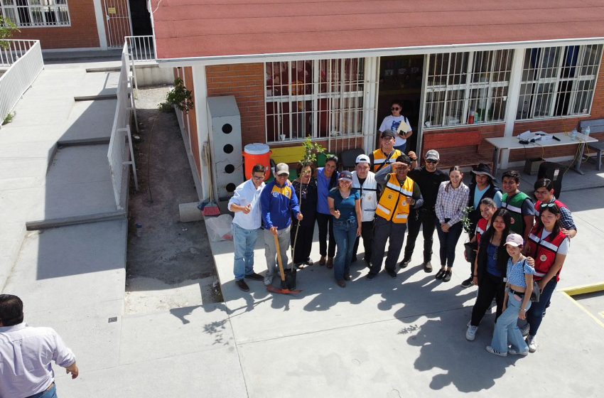 Equipo Azul de “Lobos en Acción” de la UAdeC Lidera Jornada de Reforestación