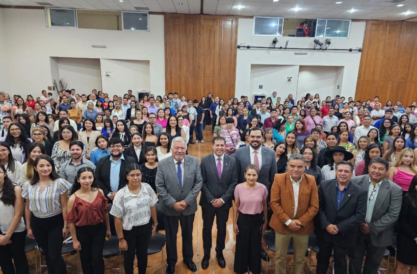 Acreditan el Examen EGEL-CENEVAL 156 Alumnos de la Unidad Norte de la UAdeC