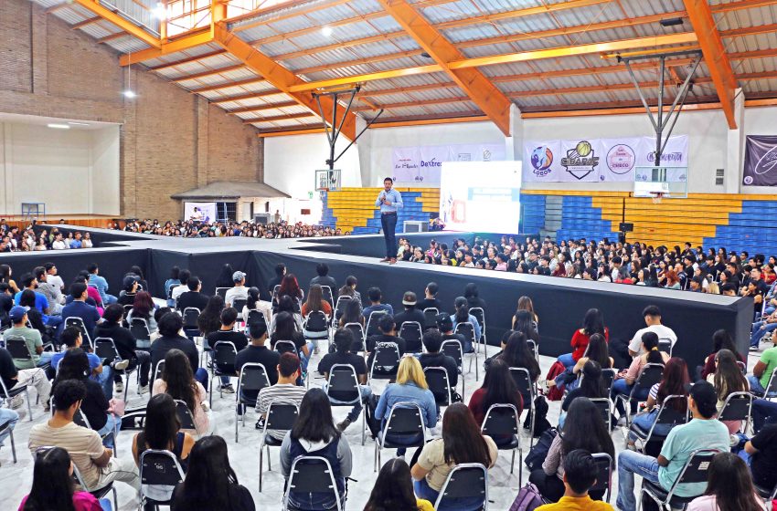  Da Rector Bienvenida a los Alumnos de Nuevo Ingreso de la FCA Unidad Saltillo e Inaugura el Centro de Tecnología Avanzada