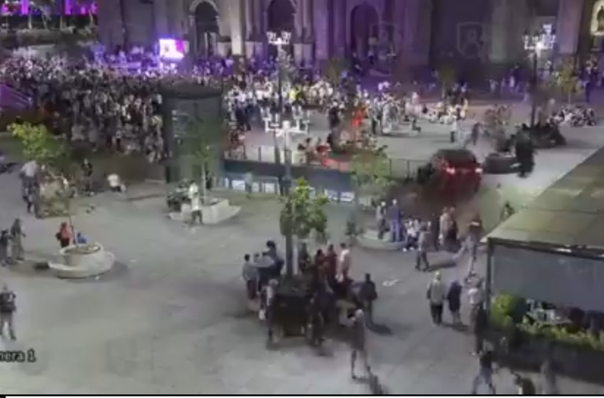  Camioneta atropella 9 personas fuera de la Catedral de Guadalajara
