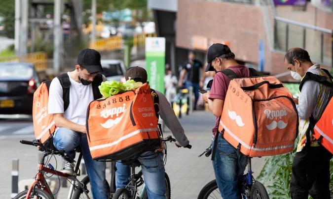 Los repartidores de Rappi ganan más que médicos y maestros