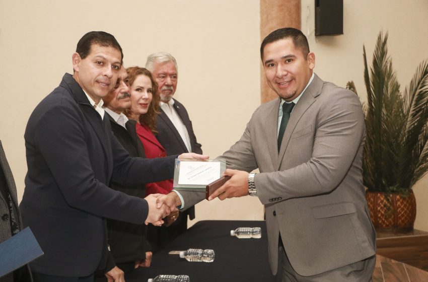 Reconoce UAdeC a Alumnos e Investigadores con los Premios de Investigación y Estudios Avanzados 2024