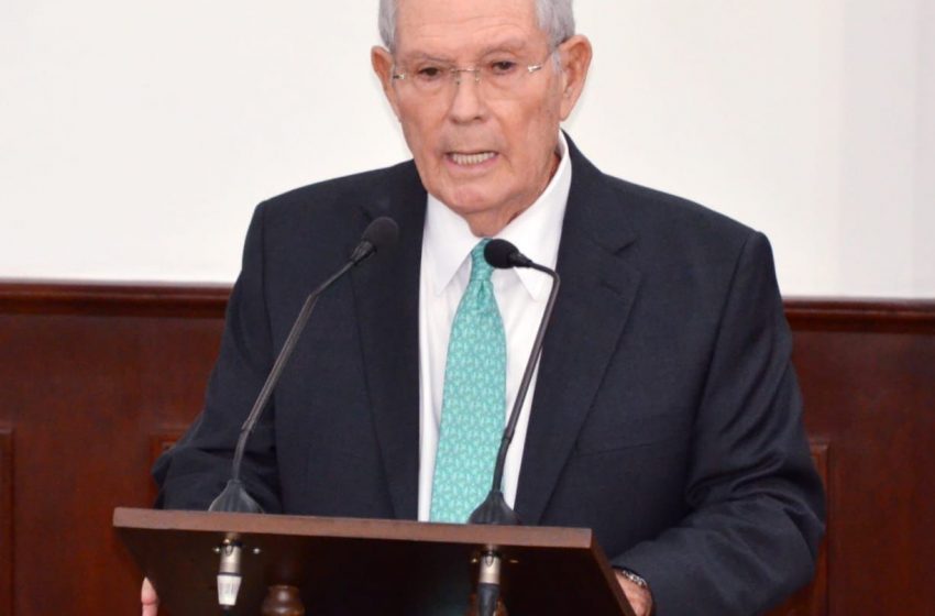  Garantizar suministro de energía ante olas de calor, pide Carlos Robles a CFE