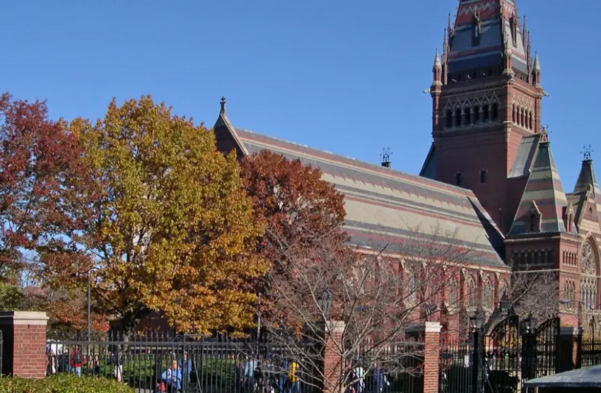  Harvard demanda al gobierno de Trump por recorte de fondos federales
