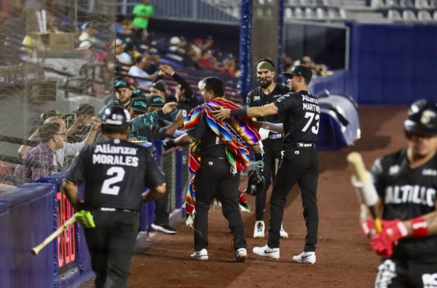  Los Saraperos de Saltillo  se impusieron 10-0 a los Sultanes de Monterrey 