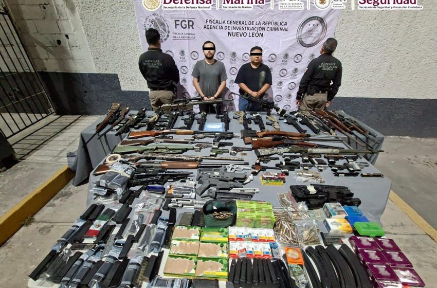 Detienen a tres hombres en Monterrey con 64 armas y más de 3,500 cartuchos