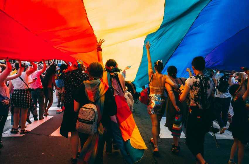  Alto nivel de estrés y problemas de salud mental en la comunidad LGBT+ en México