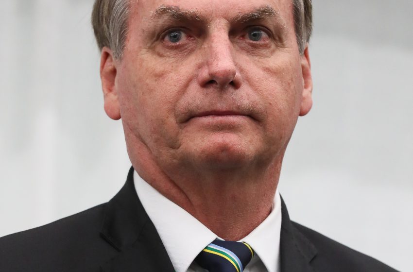  Amenaza de prisión para Bolsonaro por uso de redes sociales