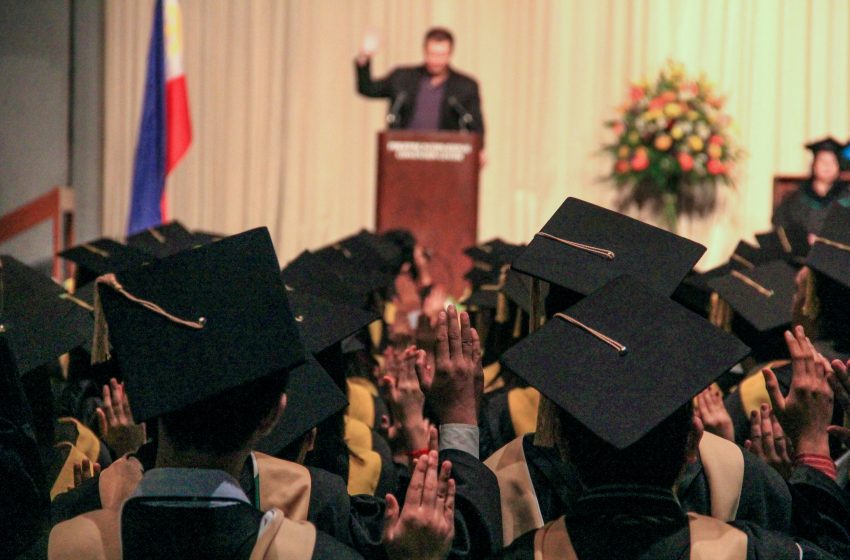 Derrama económica en salones de fiestas por graduaciones en Mexico : Caso Puebl