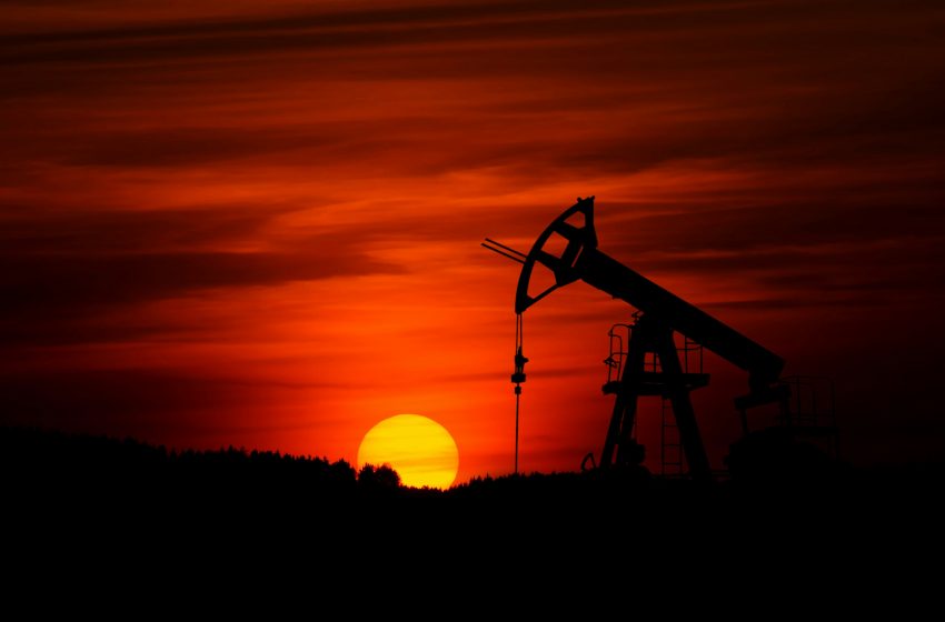 Precios del petróleo caen a mínimos de tres semanas