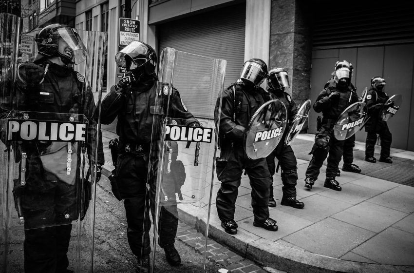 Acuerdo entre Departamento de Justicia y autoridades de Washington por control de fuerza policial