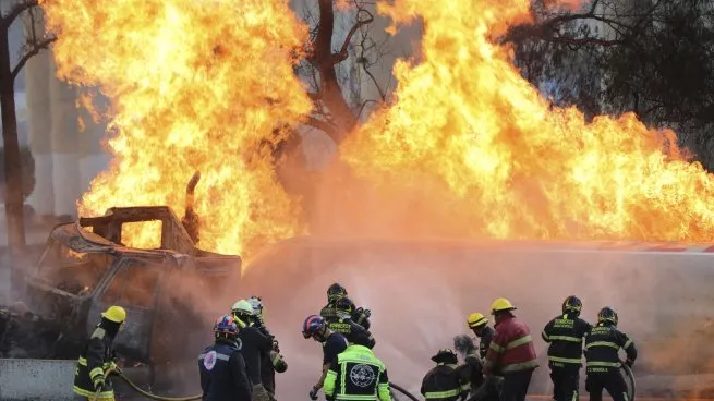 Tragedia en Iztapalapa: Van29 muertos por explosión de pipa