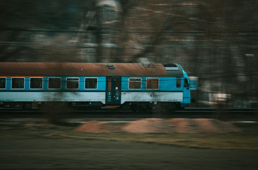 Contratos para construir trenes de pasajeros asignados a Mota Engil México y Gami