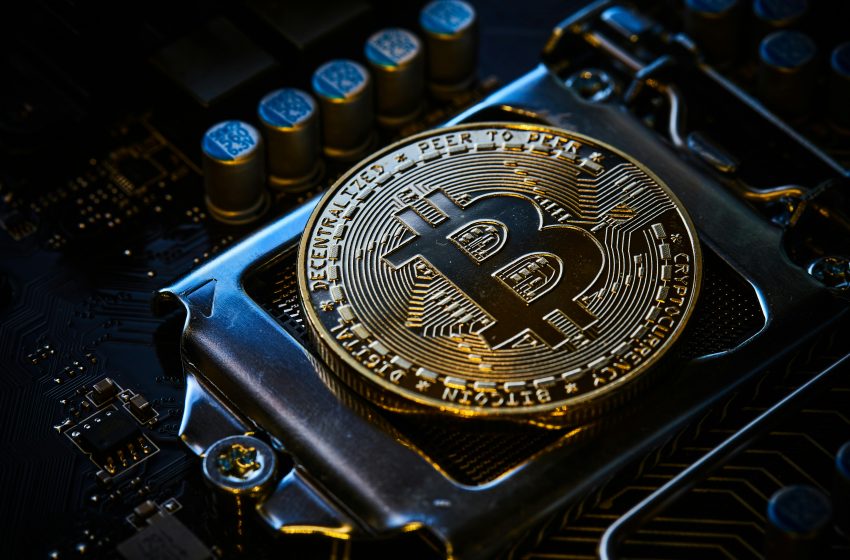 Precio del bitcoin cae por tensiones comerciales y aversión al riesgo