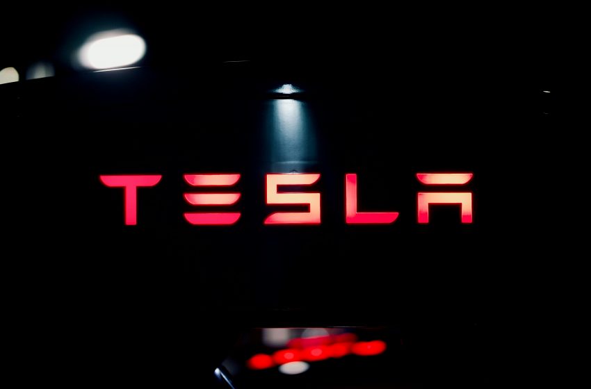 Tesla sube en Bolsa y acerca a Elon Musk a los 500,000 mdd de riqueza